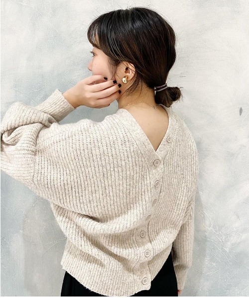 flower（フラワー）の「ボタンニットトップ2（ニット/セーター・レディース・ベージュ/グレー・FREE）」の10枚目の写真