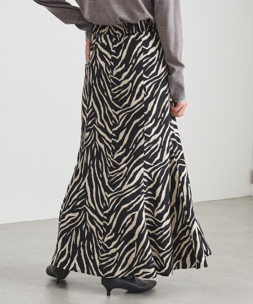 COLLAGE GALLARDAGALANTE（コラージュガリャルダガランテ）の「ゼブラスリットロングスカート（スカート・レディース・ブラック・FREE）」の7枚目の写真
