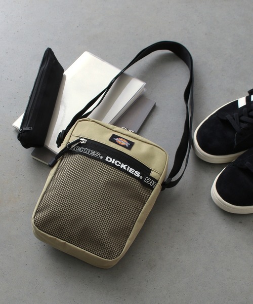 Dickies(ディッキーズ)の「Dickies LOGO TAPE MINI SHOULDER(ショルダーバッグ・メンズ・ネイビー/カーキ/ブラック/ベージュ・FREE)」の2枚目の写真