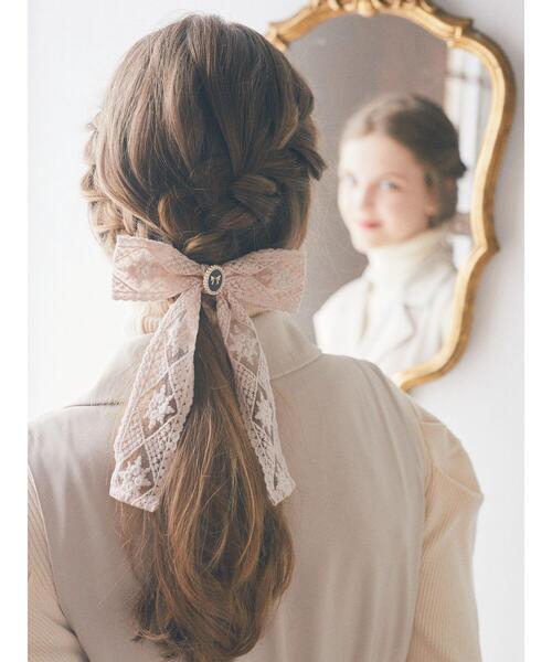 Maison de FLEUR(メゾンドフルール)の「レースリボンチャームバレッタ(バレッタ/ヘアクリップ・レディース・ブラウン/ピンクベージュ・FREE)」の6枚目の写真
