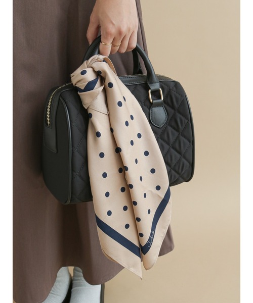 Te chichi（テチチ）の「ドット柄スカーフ（ストール/ショール・レディース・ベージュ/ネイビー・ﾌﾘ-）」の2枚目の写真