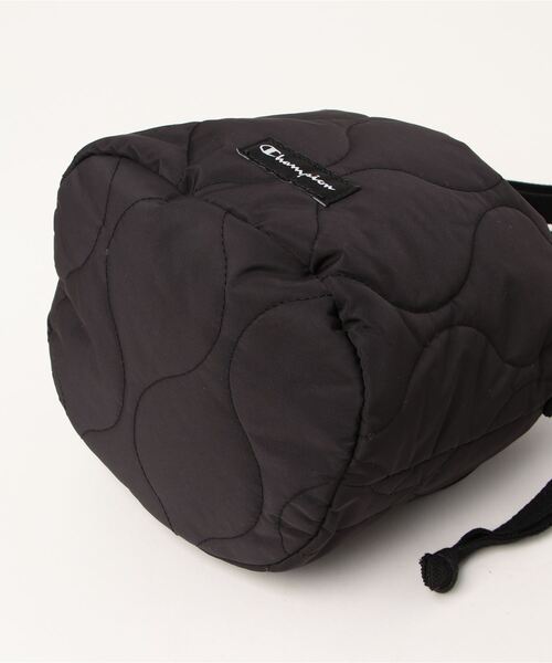 Champion（チャンピオン）の「チャンピオン　ヒプラー　キルティング　巾着バッグ　63501（ショルダーバッグ・レディース・ベージュ/ブラック/カーキ・FREE）」の7枚目の写真