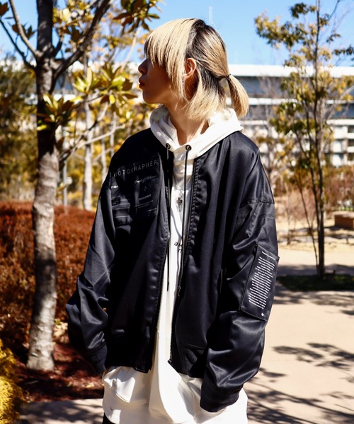 AFYF（エーエフワイエフ）の「AFYFPHOTOGRAPHER MA-1/ビッグシルエット フォトグラファーMA-1（MA-1・レディース・ブラック/ネイビー/ブラック系その他・FREE）」の3枚目の写真