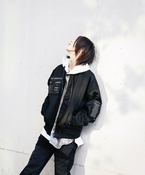 AFYF（エーエフワイエフ）の「AFYFPHOTOGRAPHER MA-1/ビッグシルエット フォトグラファーMA-1（MA-1・レディース・ブラック/ネイビー/ブラック系その他・FREE）」の12枚目の写真