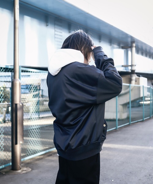 AFYF（エーエフワイエフ）の「AFYFPHOTOGRAPHER MA-1/ビッグシルエット フォトグラファーMA-1（MA-1・レディース・ブラック/ネイビー/ブラック系その他・FREE）」の20枚目の写真