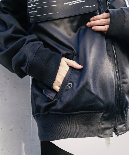 AFYF（エーエフワイエフ）の「AFYFPHOTOGRAPHER MA-1/ビッグシルエット フォトグラファーMA-1（MA-1・レディース・ブラック/ネイビー/ブラック系その他・FREE）」の11枚目の写真