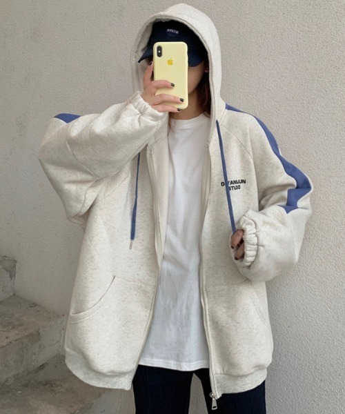 gossip！ロサンゼルス（ゴシップロサンゼルス）の「ラグラン袖カジュアルパーカー（パーカー・レディース・グレー/ライトグレー・FREE）」の3枚目の写真