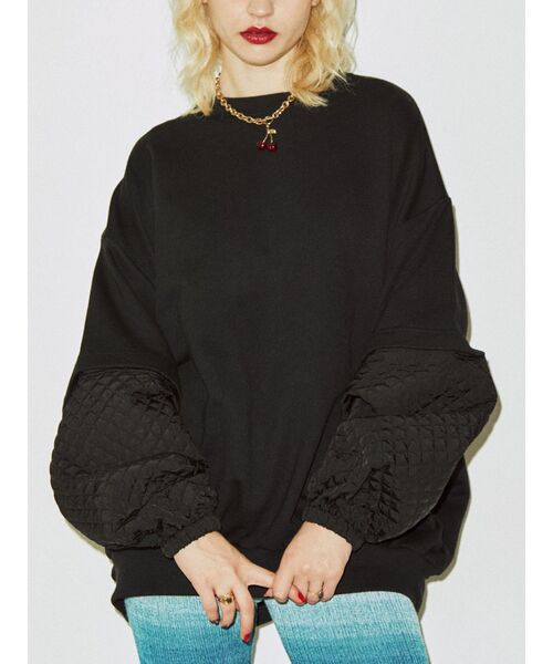 jouetie(ジュエティ)の「キルティングスリーブ2WAY スウェット(スウェット・レディース・ブラック/パープル/アイボリー・MEDIUM)」の2枚目の写真