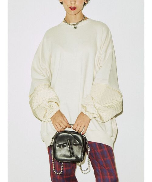 jouetie(ジュエティ)の「キルティングスリーブ2WAY スウェット(スウェット・レディース・ブラック/パープル/アイボリー・MEDIUM)」の8枚目の写真