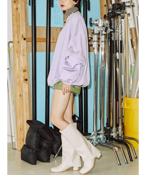 jouetie(ジュエティ)の「キルティングスリーブ2WAY スウェット(スウェット・レディース・ブラック/パープル/アイボリー・MEDIUM)」の17枚目の写真