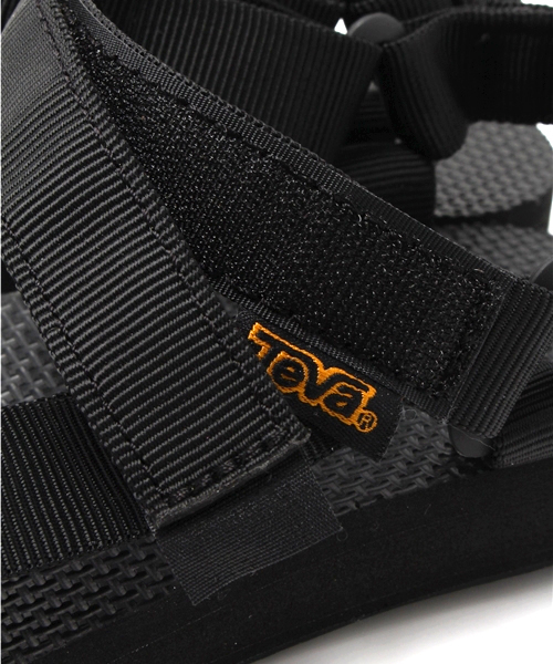 Teva（テバ）の「TEVA OriginalUniversal（サンダル・レディース・ブラック・6/7/8/5）」の2枚目の写真