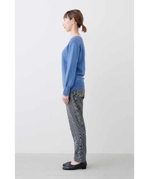 IEDIT（イディット）の「ＩＥＤＩＴ　袖スリットからのぞく繊細レースが華やかな　デザインニットトップス（ニット/セーター・レディース・ブルー/アイボリー・MEDIUM/LARGE/X-LARGE/XX-LARGE/SMALL/XXX-LARGE）」の4枚目の写真