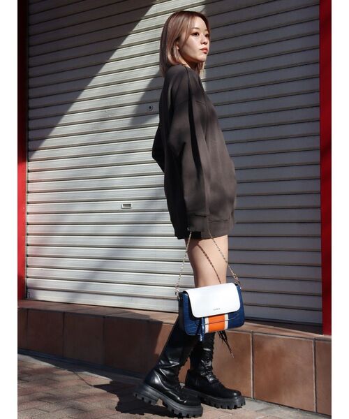 EVRIS（エヴリス）の「バイカラーチェーンスクエアBAG（ショルダーバッグ・レディース・ブラック/ブルー・FREE）」の20枚目の写真