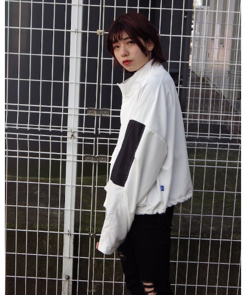 VIBGYOR(ヴィブジョー)の「【Re:one】COLORING CROP JACKET(MA)(Tシャツ/カットソー・メンズ・ホワイト・FREE)」の4枚目の写真