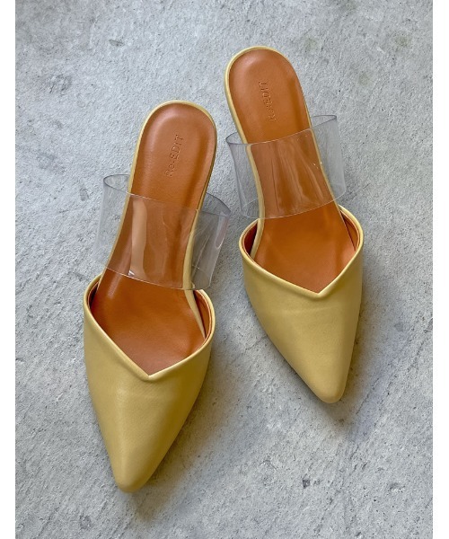Re:EDIT（リエディ）の「[小さい/大きいサイズ有]クリアベルトポインテッドトゥVカットミュール（パンプス・レディース・シルバー/ホワイト/イエロー/ブラック・XX-LARGE/MEDIUM/X-SMALL/SMALL/X-LARGE/LARGE）」の3枚目の写真