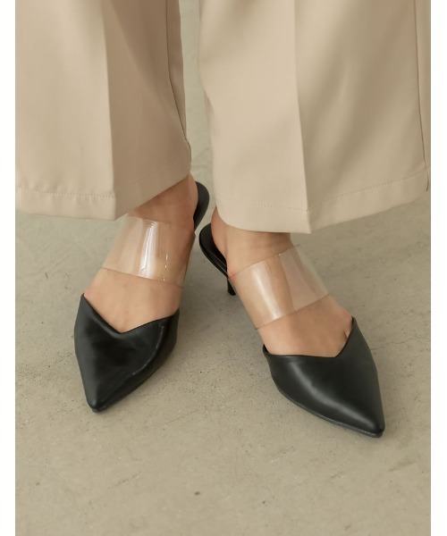 Re:EDIT（リエディ）の「[小さい/大きいサイズ有]クリアベルトポインテッドトゥVカットミュール（パンプス・レディース・シルバー/ホワイト/イエロー/ブラック・XX-LARGE/MEDIUM/X-SMALL/SMALL/X-LARGE/LARGE）」の5枚目の写真