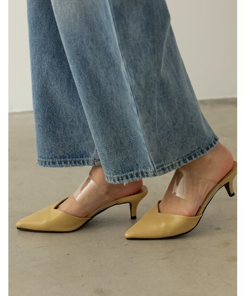 Re:EDIT（リエディ）の「[小さい/大きいサイズ有]クリアベルトポインテッドトゥVカットミュール（パンプス・レディース・シルバー/ホワイト/イエロー/ブラック・XX-LARGE/MEDIUM/X-SMALL/SMALL/X-LARGE/LARGE）」の10枚目の写真