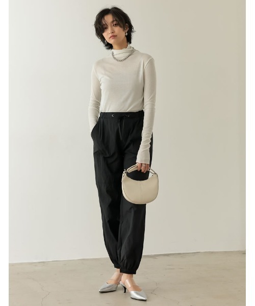 Re:EDIT（リエディ）の「[小さい/大きいサイズ有]クリアベルトポインテッドトゥVカットミュール（パンプス・レディース・シルバー/ホワイト/イエロー/ブラック・XX-LARGE/MEDIUM/X-SMALL/SMALL/X-LARGE/LARGE）」の14枚目の写真