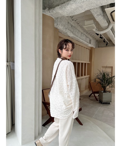 JUMELLE（ジュメロ）の「シャーリングオーバーカットトップ（Tシャツ/カットソー・レディース・アイボリー・MEDIUM）」の16枚目の写真