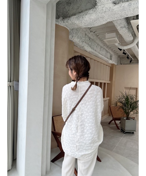 JUMELLE（ジュメロ）の「シャーリングオーバーカットトップ（Tシャツ/カットソー・レディース・アイボリー・MEDIUM）」の18枚目の写真