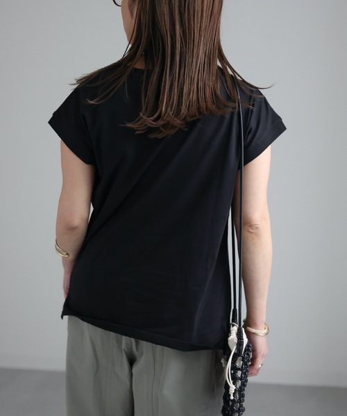 ap retro（アプレトロ）の「コットン100% フレンチスリーブTシャツ（Tシャツ/カットソー・レディース・チャコールグレー/オフホワイト/グレイッシュベージュ/ブラック・FREE）」の22枚目の写真