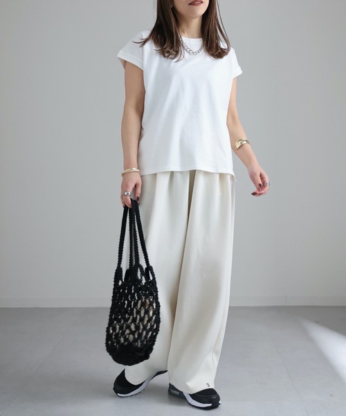 ap retro（アプレトロ）の「コットン100% フレンチスリーブTシャツ（Tシャツ/カットソー・レディース・チャコールグレー/オフホワイト/グレイッシュベージュ/ブラック・FREE）」の12枚目の写真