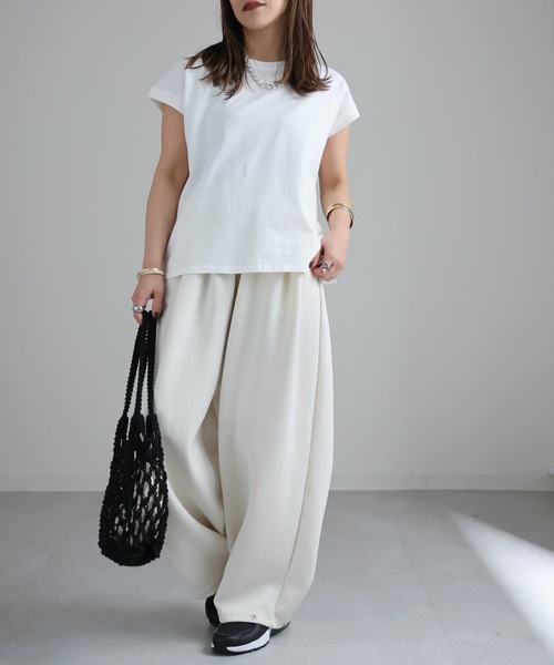 ap retro（アプレトロ）の「コットン100% フレンチスリーブTシャツ（Tシャツ/カットソー・レディース・チャコールグレー/オフホワイト/グレイッシュベージュ/ブラック・FREE）」の13枚目の写真