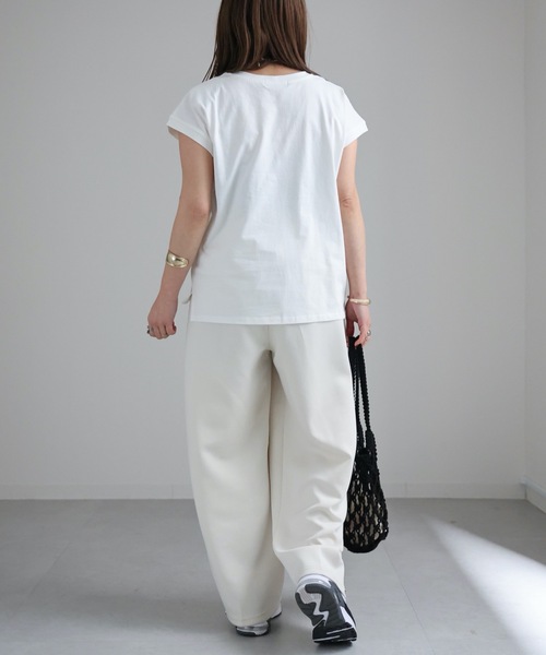 ap retro（アプレトロ）の「コットン100% フレンチスリーブTシャツ（Tシャツ/カットソー・レディース・チャコールグレー/オフホワイト/グレイッシュベージュ/ブラック・FREE）」の16枚目の写真