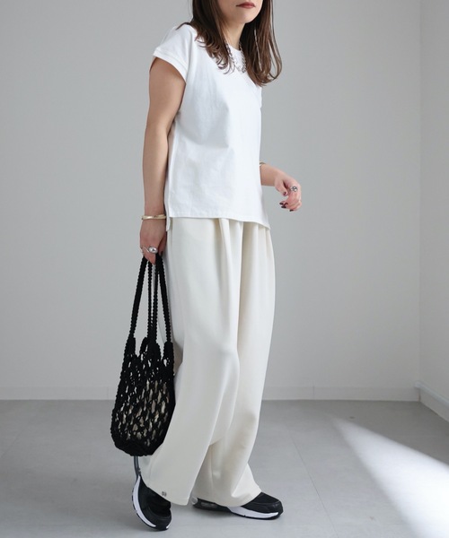 ap retro（アプレトロ）の「コットン100% フレンチスリーブTシャツ（Tシャツ/カットソー・レディース・チャコールグレー/オフホワイト/グレイッシュベージュ/ブラック・FREE）」の15枚目の写真