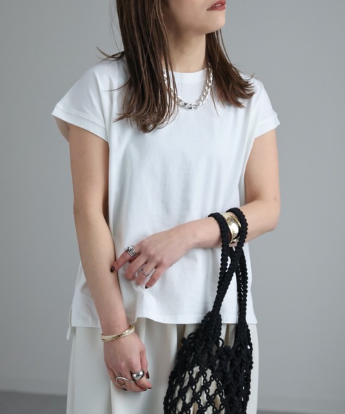 ap retro（アプレトロ）の「コットン100% フレンチスリーブTシャツ（Tシャツ/カットソー・レディース・チャコールグレー/オフホワイト/グレイッシュベージュ/ブラック・FREE）」の8枚目の写真