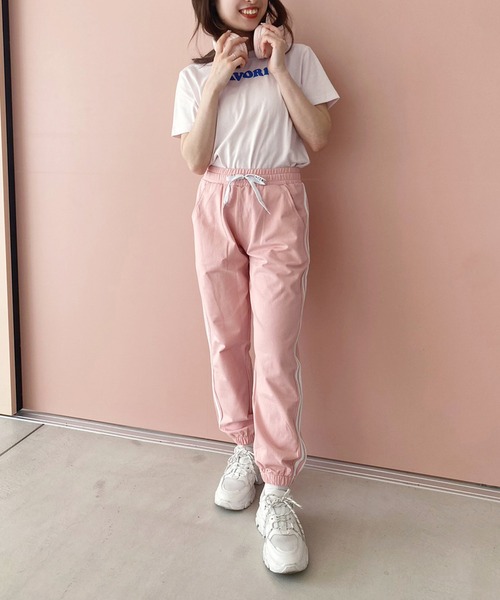 one after another NICE CLAUP（ワンアフターアナザーナイスクラップ）の「ガーリーにもカジュアルにも。ロゴアソートTシャツ（Tシャツ/カットソー・レディース・レッド/ピンク/ブラック/オフホワイト・FREE）」の7枚目の写真