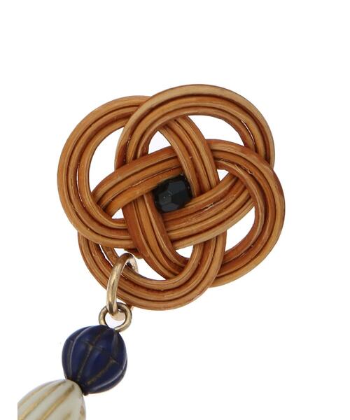 Samansa Mos2（サマンサ モスモス）の「ラタンビーズピアス（ピアス（両耳用）・レディース・ベージュ/オフホワイト・ﾌﾘ-）」の6枚目の写真