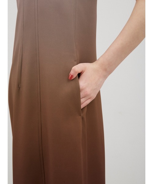 MIESROHE（ミースロエ）の「sustainableスクエアネックリラックス