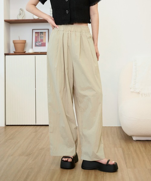 UNE MANSION(ユヌマンション)の「ウエストゴムピンタックルーズワイドワッシャーパンツ(スラックス・レディース・ライトカーキ/ベージュ/ブラック/カーキ/ピンク・FREE)」の6枚目の写真