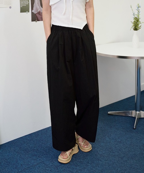 UNE MANSION(ユヌマンション)の「ウエストゴムピンタックルーズワイドワッシャーパンツ(スラックス・レディース・ライトカーキ/ベージュ/ブラック/カーキ/ピンク・FREE)」の8枚目の写真