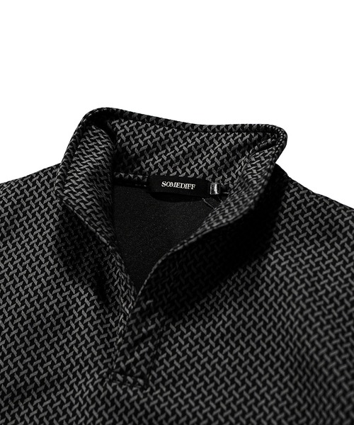 SOMEDIFF(サムディフ)の「【SOMEDIFF】総柄襟ワイヤーポロシャツ メンズ 半袖 トップス 涼しい 快適 総柄 モノトーン 襟 きれいめ スマート(ポロシャツ・メンズ・ホワイト×ブラック/ブラック×グレー/ホワイト・L/XL/M)」の13枚目の写真