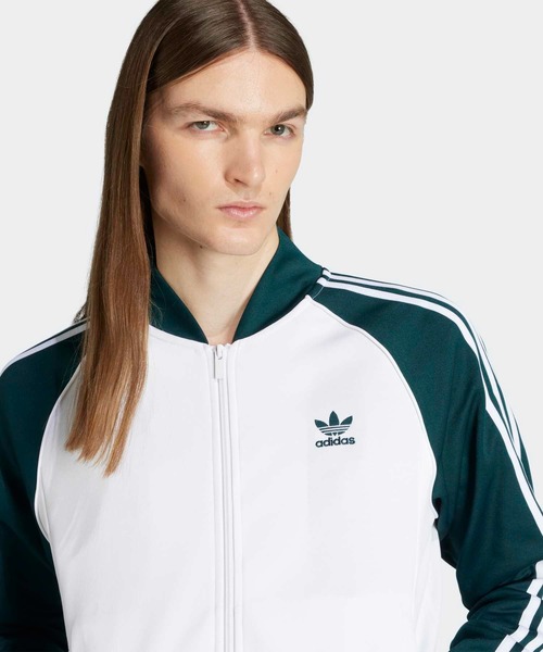 adidas（アディダス）の「アディカラー クラシックス SSTトラック