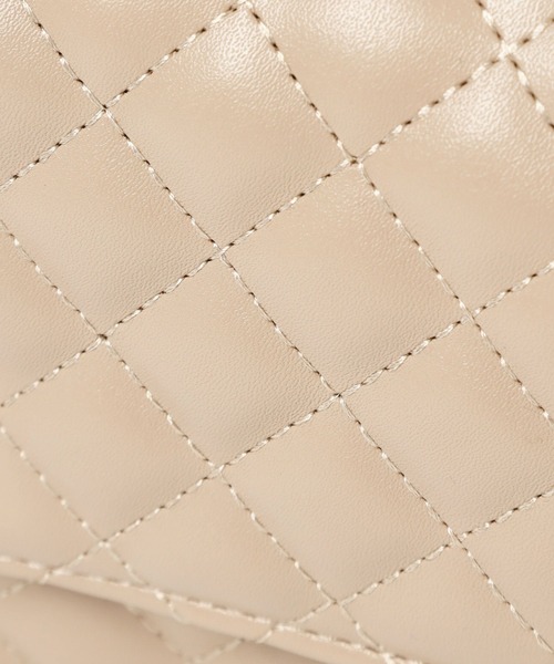 Andemiu(アンデミュウ)の「キルティングチェーンバッグ 965316(ショルダーバッグ・レディース・グレイッシュベージュ/ブラック/ベージュ/グリーン/マルチ・FREE)」の8枚目の写真