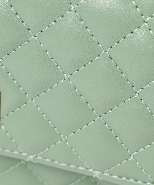 Andemiu(アンデミュウ)の「キルティングチェーンバッグ 965316(ショルダーバッグ・レディース・グレイッシュベージュ/ブラック/ベージュ/グリーン/マルチ・FREE)」の18枚目の写真