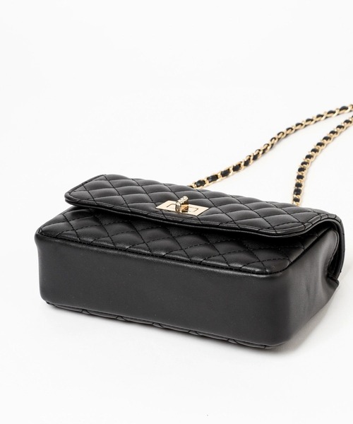 Andemiu(アンデミュウ)の「キルティングチェーンバッグ 965316(ショルダーバッグ・レディース・グレイッシュベージュ/ブラック/ベージュ/グリーン/マルチ・FREE)」の11枚目の写真