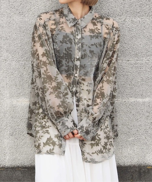 tiptop(ティップトップ)の「ベロアオパールBIGシャツ(シャツ/ブラウス・レディース・ブラック/アイボリー/グレイッシュベージュ・FREE)」の16枚目の写真