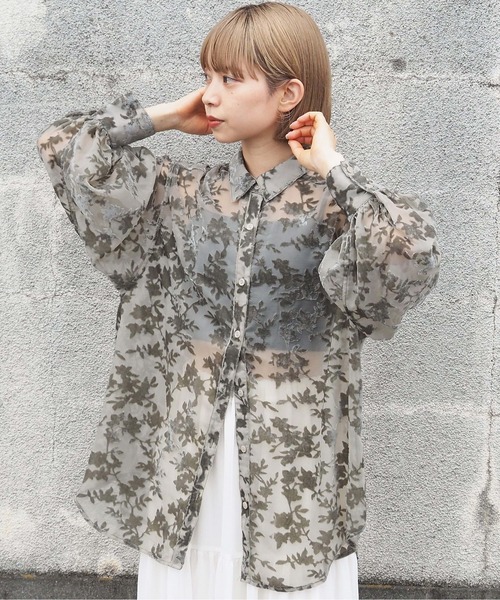 tiptop(ティップトップ)の「ベロアオパールBIGシャツ(シャツ/ブラウス・レディース・ブラック/アイボリー/グレイッシュベージュ・FREE)」の10枚目の写真