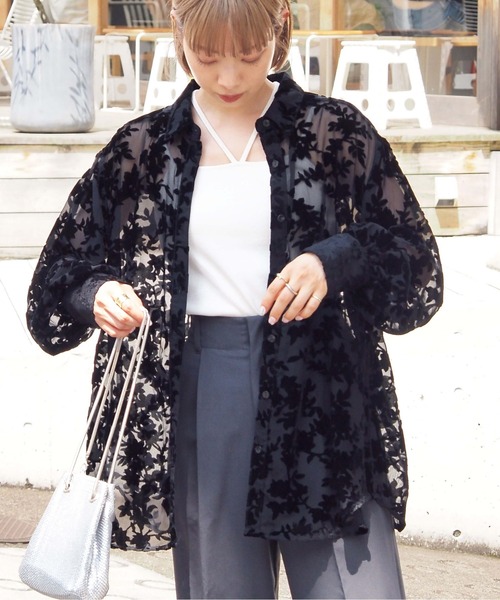tiptop(ティップトップ)の「ベロアオパールBIGシャツ(シャツ/ブラウス・レディース・ブラック/アイボリー/グレイッシュベージュ・FREE)」の18枚目の写真