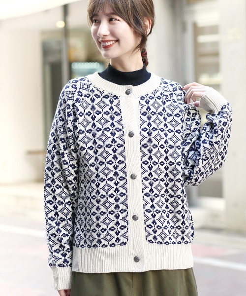 チチカカ（チチカカ）の「総柄ジャガードカーディガン（カーディガン/ボレロ・レディース・イエロー/ネイビー・FREE）」の4枚目の写真