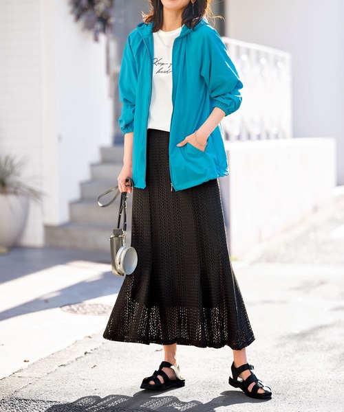 BELLUNA（ベルーナ）の「レース使いフレアーデザインスカート（スカート・レディース・グリーン/ブラック/オレンジ・MEDIUM/X-LARGE/SMALL/LARGE）」の2枚目の写真