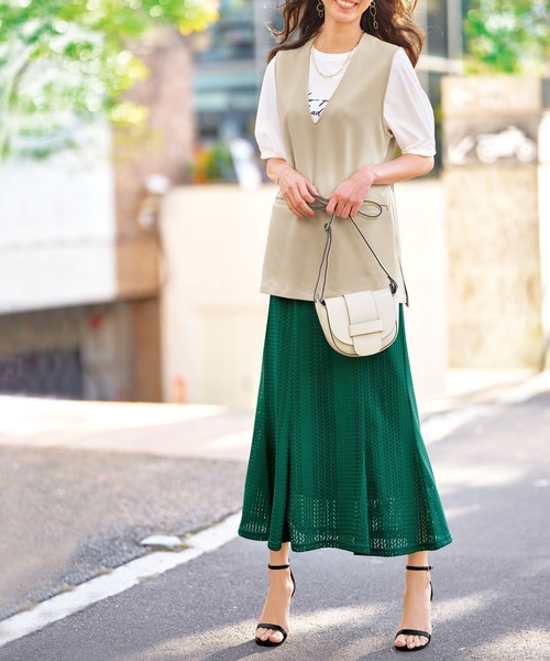 BELLUNA（ベルーナ）の「レース使いフレアーデザインスカート（スカート・レディース・グリーン/ブラック/オレンジ・MEDIUM/X-LARGE/SMALL/LARGE）」の4枚目の写真