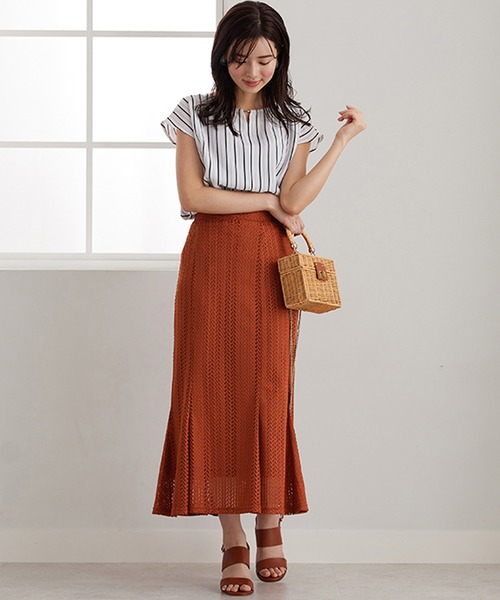 BELLUNA（ベルーナ）の「レース使いフレアーデザインスカート（スカート・レディース・グリーン/ブラック/オレンジ・MEDIUM/X-LARGE/SMALL/LARGE）」の11枚目の写真