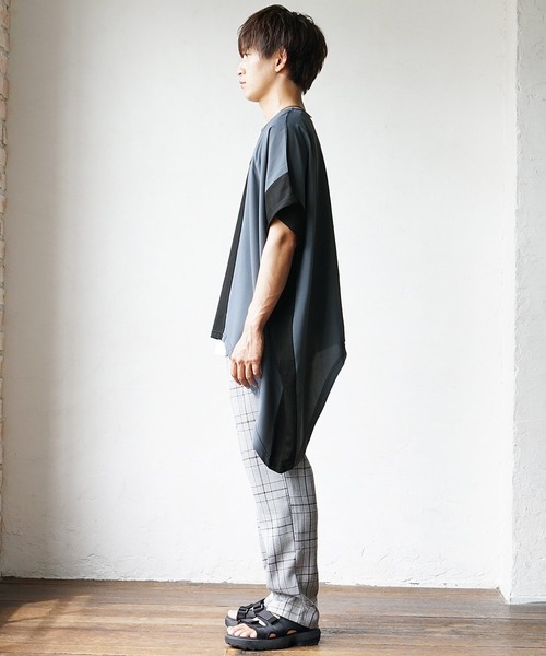 アシメデザインでモードに浸る】バイカラーアシメトリーカットソー