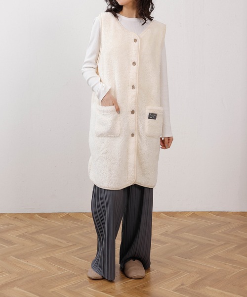emesuelee（エメスーリー）の「ふわふわモフモフノーカラーロングボタンベスト（その他ルームウェア・レディース・ピンク/モカ/アイボリー/モスグリーン/ブルー/チャコールグレー・フリー）」の12枚目の写真