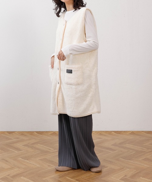 emesuelee（エメスーリー）の「ふわふわモフモフノーカラーロングボタンベスト（その他ルームウェア・レディース・ピンク/モカ/アイボリー/モスグリーン/ブルー/チャコールグレー・フリー）」の13枚目の写真